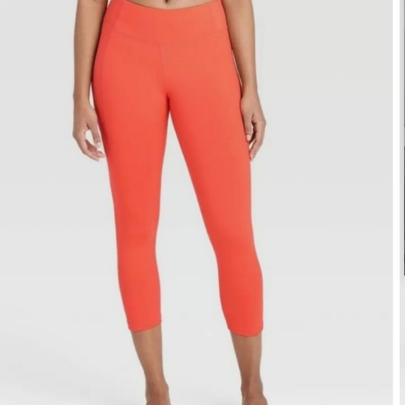 Coral Mid-Rise Capri Workout Leggings Crop Hidden Pocket All in Motion XXL - Picture 1 of 13